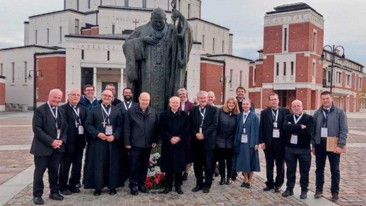 El Simposio Europeo sobre los jóvenes celebrado en Cracovia evaluó la situación de los jóvenes de hoy en el continente europeo