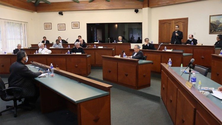 Obispos de la Conferencia episcopal de Ecuador (CEE)