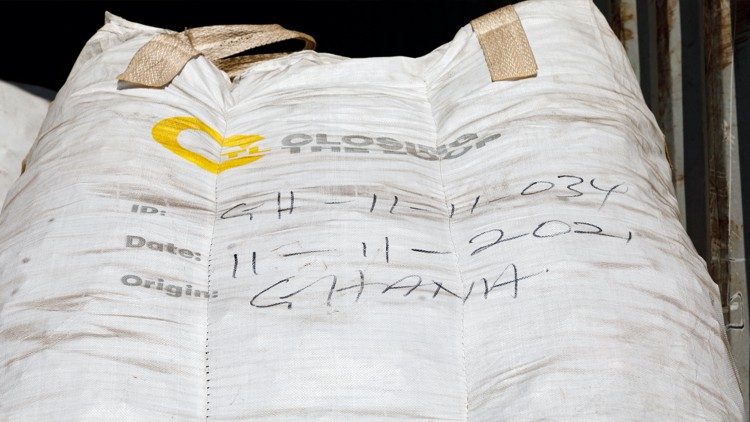 Intere tonnellate di rifiuti elettronici arrivano da tutto il mondo ogni giorno