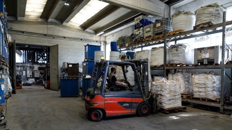 L’interno dello stabilimento di Spino d’Adda