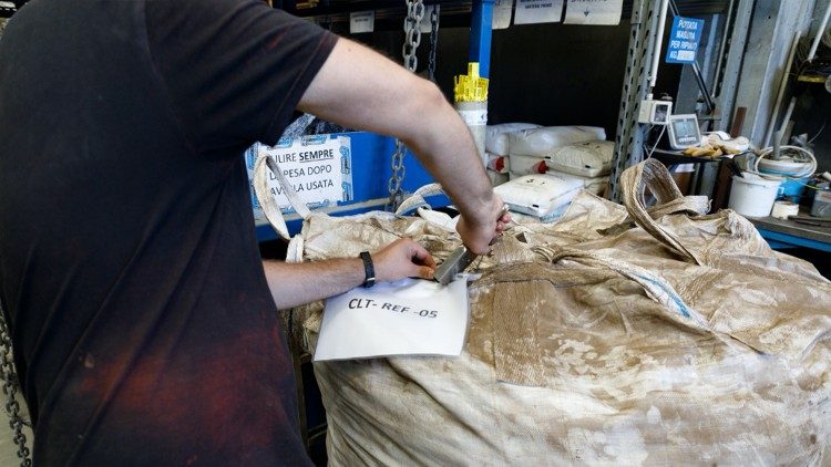 Tecnologia e lavoro esperto per salvare il Pianeta