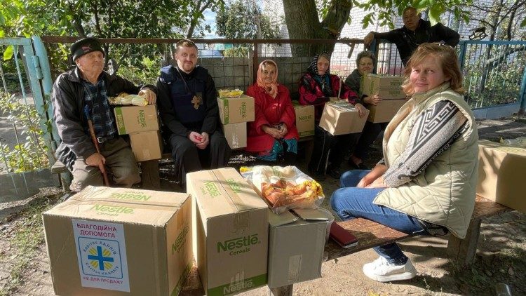 El director de Cáritas con las personas