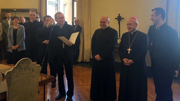 L'annuncio delle nomine da parte del cardinale Parolin
