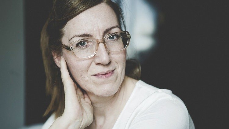 Die Autorin: Elvira Steppacher (© Lena Semmelroggen)