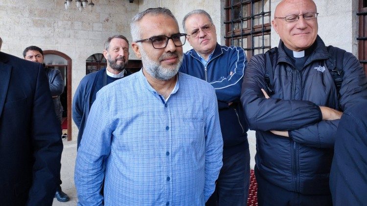 El imán Fetullah que dirige la mezquita hoy