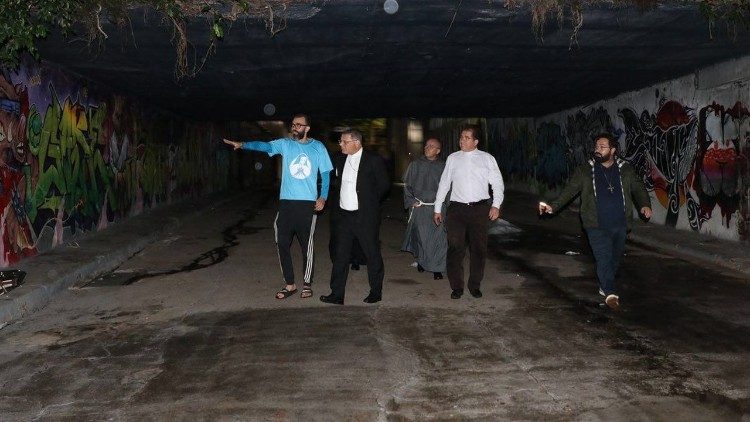 Cardeal de Brasília visita o gueto Buraco do Rato