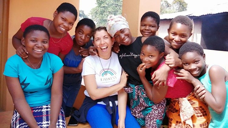 Grupo de jovens Moçambicanas /foto Lusofonias