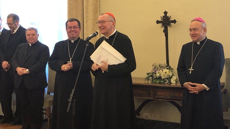 O secretário de Estado Vaticano, cardeal Parolin, com dom Edgar Peña Parra, mons. Jan Romeo Pawłowski e mons. Luciano Russo