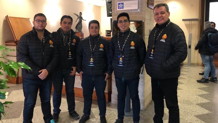 Miembros de la Delegación de Eventos Católicos de Guatemala en la sede de Vatican News