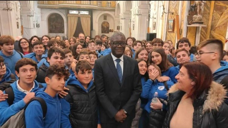 Denis Mukwege, medico congolese Premio Nobel per la Pace 2018, a Procida nell'Abbazia di san Michele Arcangelo con gli studenti dell'isola Capitale italiana della Cultura 2022
