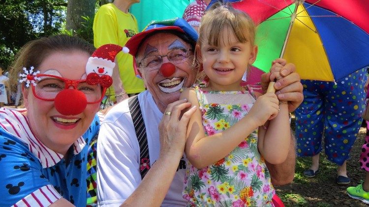 Ana Elise Santin Biason e Rovilio Collet, respectivamente a vice e o presidente do grupo