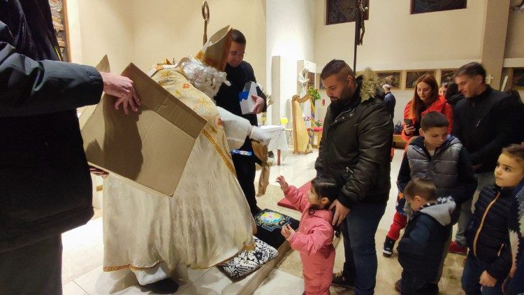 Nikolausfest des JRS mit Flüchtlingen aus Ukraine und Nahost in Kroatien, am 7. Dezember