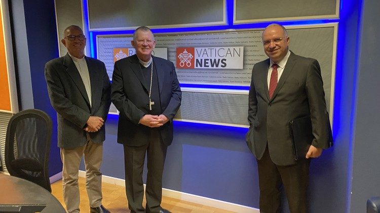 Monsenhor Jamil, dom Jaime Spengler e José Bezerra Luna nos estúdios da Rádio Vaticano