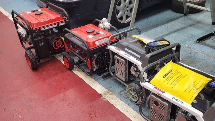 Alcuni dei generatori portati in Vaticano