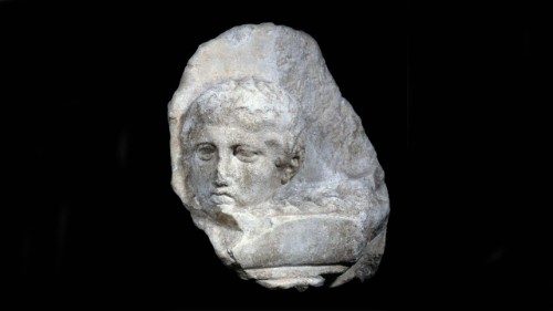 Papst übergibt griechischer Kirche Parthenon-Fragmente