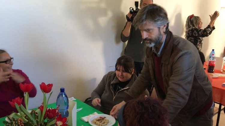 Servizio ai tavoli dell'attore Kim Rossi Stuart