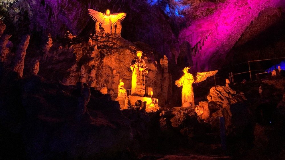 Lo spettacolo della Natività nelle grotte di Postumia