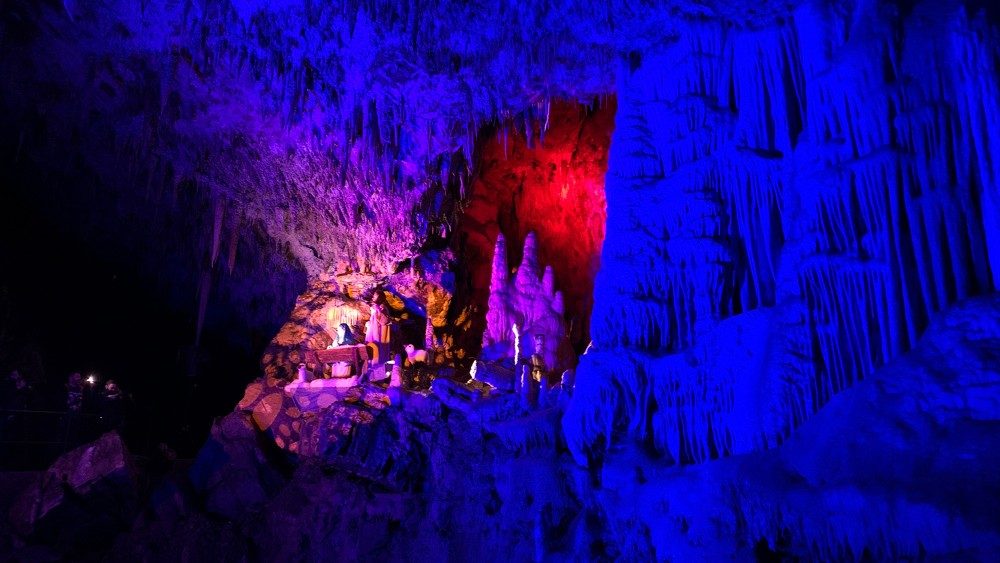 Lo spettacolo della Natività nelle grotte di Postumia