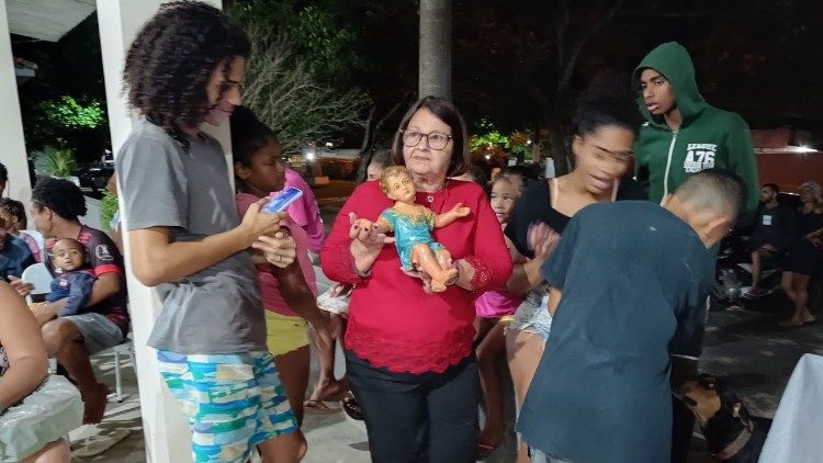 Momento de confraternização no Distrito de Travessão, Campos dos Goytacazes (RJ), 