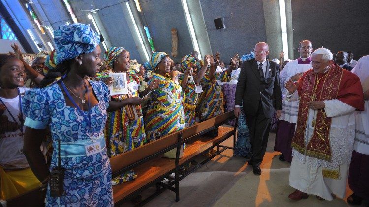 Viagem de Bento XVI a Angola