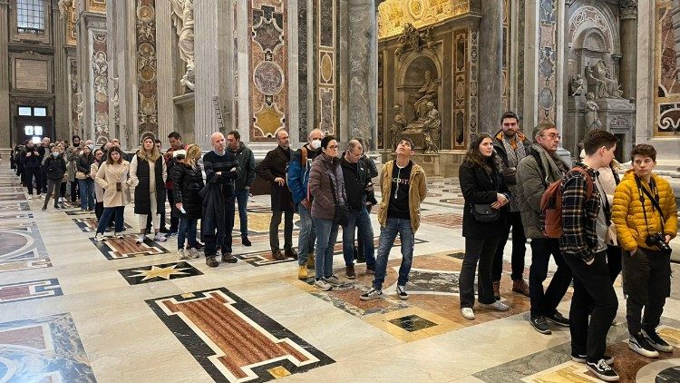 Kanuni ya Imani: Nasadiki kwa Roho Mtakatifu, Kanisa takatifu katoliki, ushirika wa watakatifu, maondoleo ya dhambi, ufufuko wa miili, na uzima wa milele. Amina..