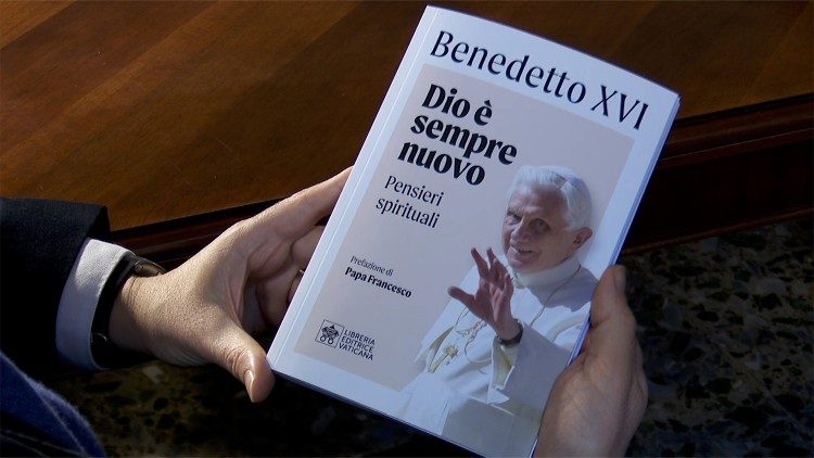 Livro "Deus é sempre novo", publicado pela Libreria Editrice Vaticana