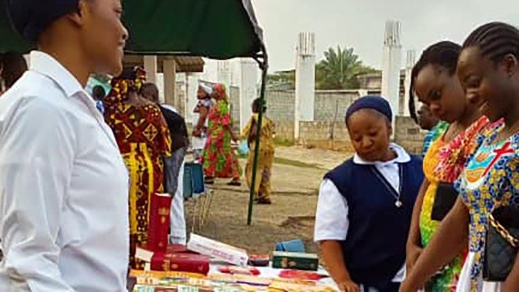 Quelques participants à la Semaine sur les enseignements de saint Paul, de saint Vincent Palotti et sur la Semaine de prière pour l’unité des chrétiens organisée par les filles de saint Paul et les prêtres Palottins à Abidjan, Côte d’Ivoire, du 16 au 22 janvier 2023