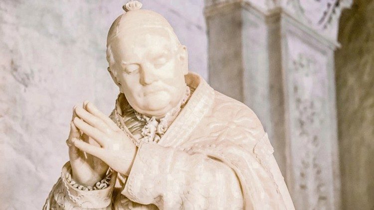 Os restos mortais de Dom Vera encontram-se na Catedral Metropolitana de Montevidéu, que também abriga este monumento em homenagem ao primeiro bispo do país. (Foto cortesia da Arquidiocese de Montevidéu).