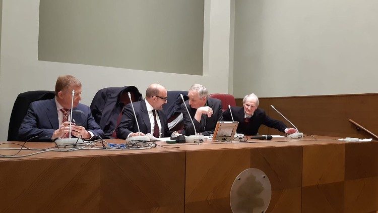 Da sinistra l'ambasciatore di Israele presso la Santa Sede, il ministro Sangiuliano, il cardinale Zuppi e il prof. Luciani 