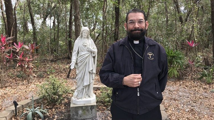 Bp Daniel Flores, biskup diecezji Brownsville w USA