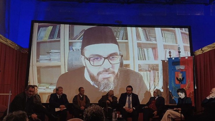 Un momento de la mesa redonda de las religiones en el Ecufilm Fest