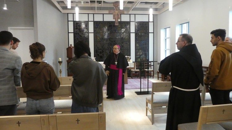 Bishop Marquez of Caracas addresses students at a New York University