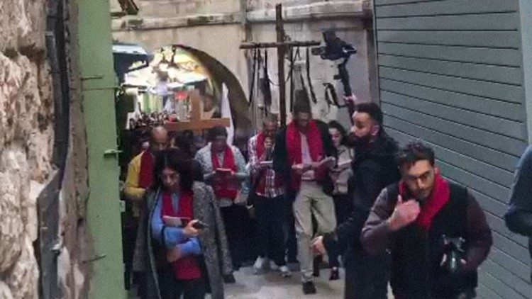 I giovani per le strade di Gerusalemme