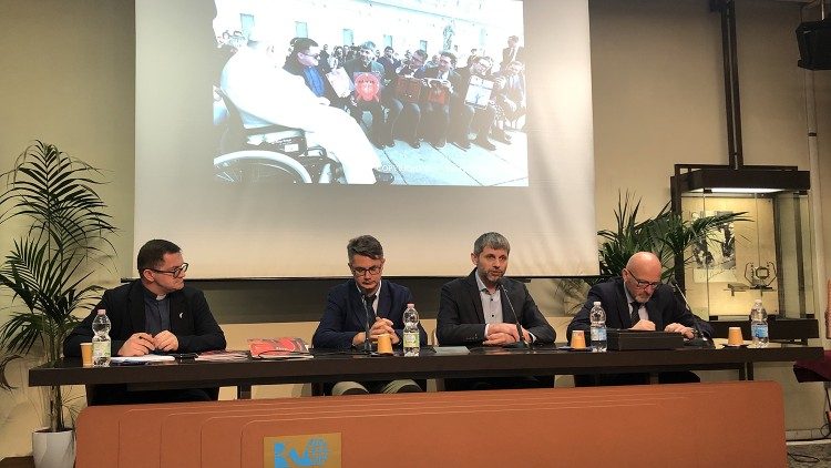 Презентація збірки ікон "Arma Christi" в осідку Радіо Ватикану