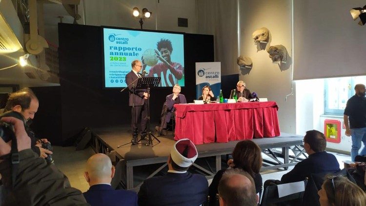 Presentazione del rapporto del Centro Astalli a Roma