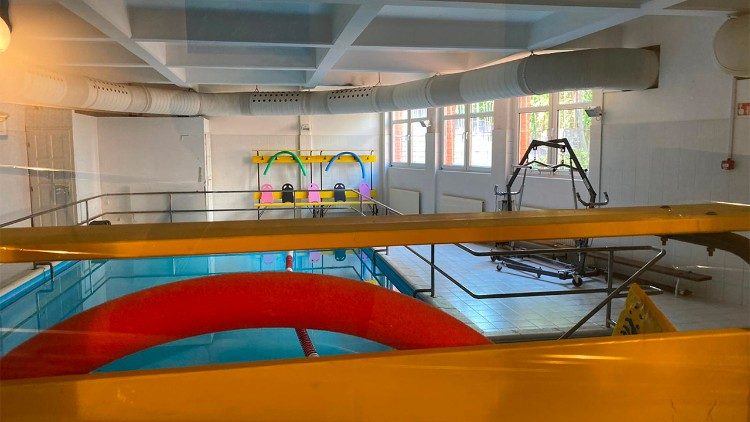  Uszoda és tangentor is segíti a fizikoterápiát