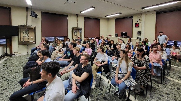 Studenti komunikologije HKS-a posjetili vatikanske medije