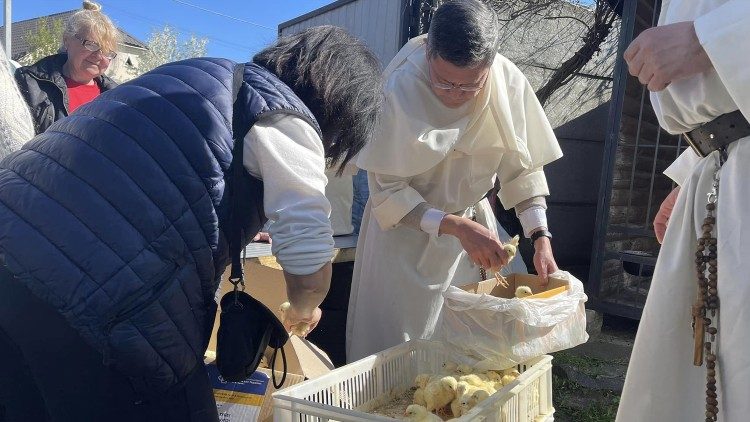 Ojciec Gerard Timoner  na Ukrainie