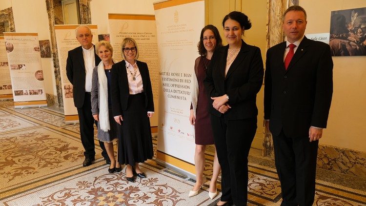 A Római Magyar Akadémián megnyílt a Vörös és fehér vértanúk kiállítás 