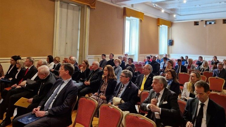 Az &eacute;rdeklődő hallgat&oacute;s&aacute;g