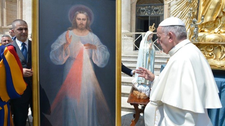 കരുണയുടെ ഈശോയും, മാതാവും.