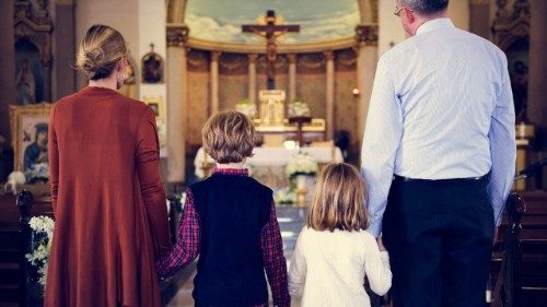 François lance le Pacte mondial de la famille, «espérance de la société»