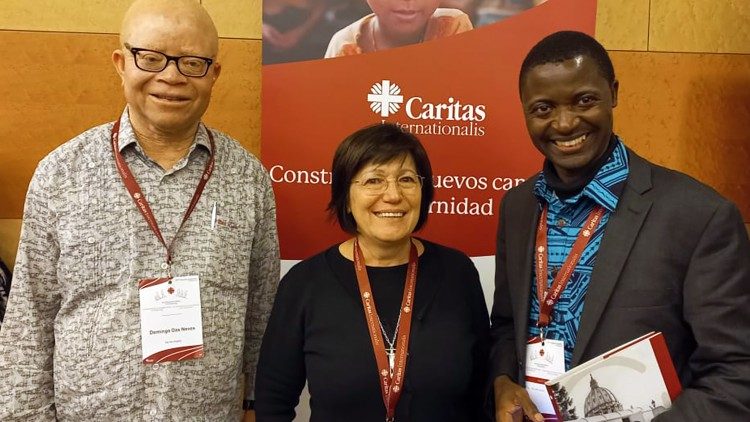 Irmã  Maria de Lurdes Rissini com outros participantes da África nas Assembleias das Cáritas