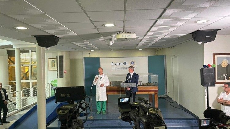Пресс-конференция в больнице им. Агостино Джемелли (Рим, 7 июня 2023 г.)