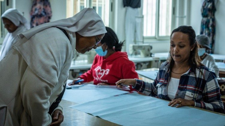 Students of the sewing and fashion design course at the Ursuline Sisters' Sitam boarding school. Photo Copyright: Giovanni Culmone/GSF