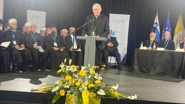 Un' altra immagine dell'intervento del segretario di Stato vaticano