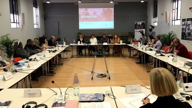 L'incontro alla UISG sulle migrazioni