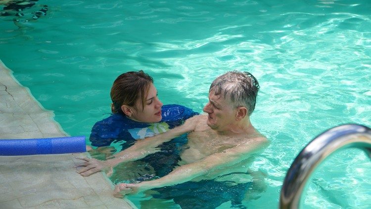 Swimming lessons on board the ship