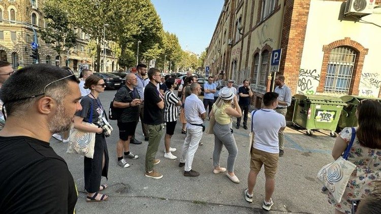 Un altro momento della visista al punto di transito dei migranti a Rijeka-Fiume