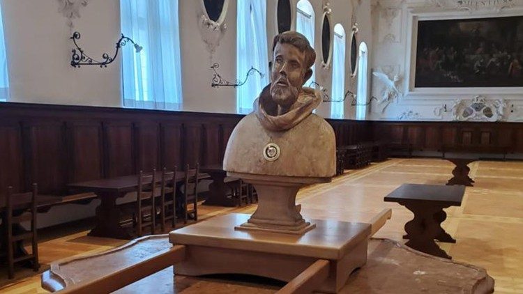 Il busto di San Francesco con le reliquie